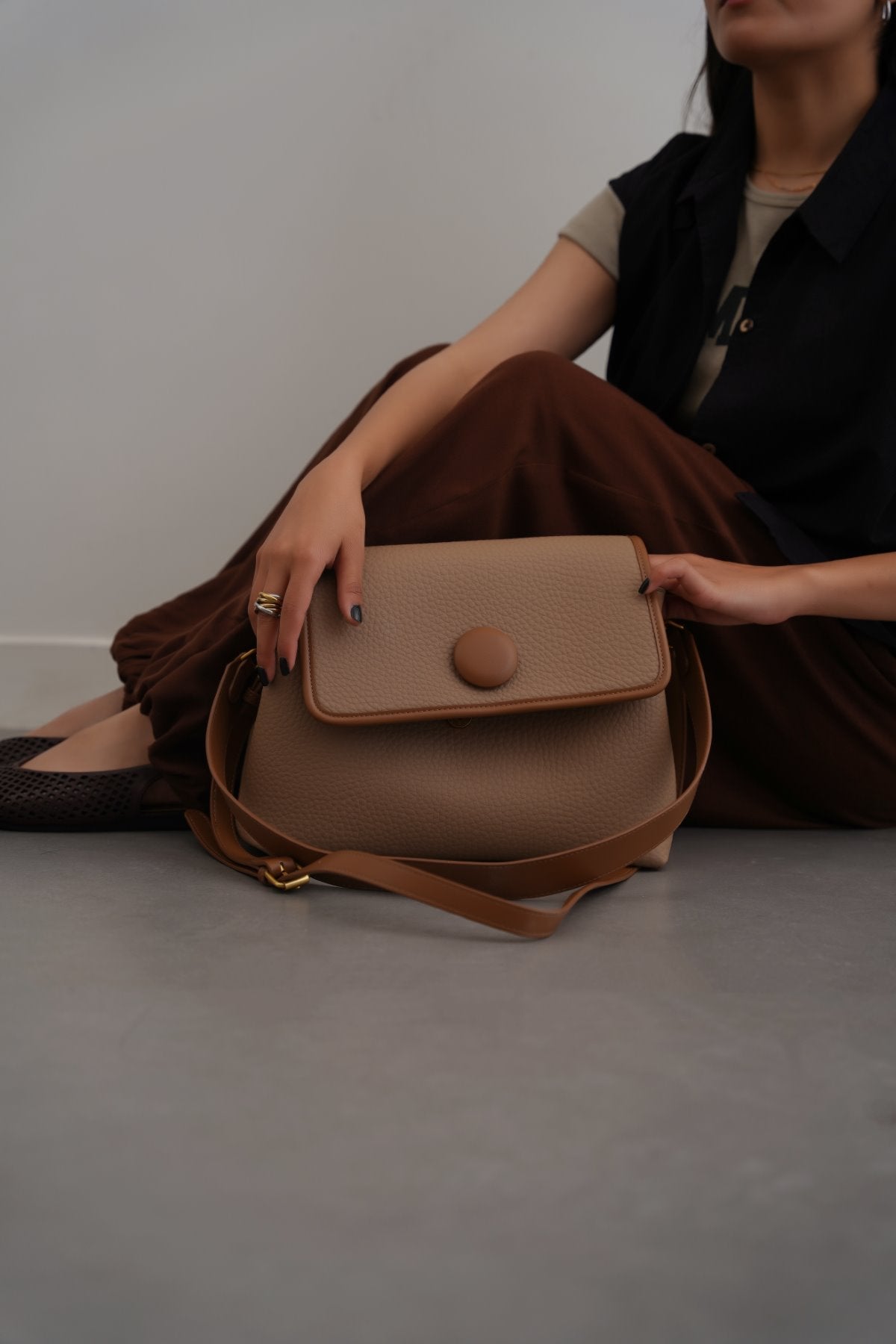 BUTTER SHOULDER BAG