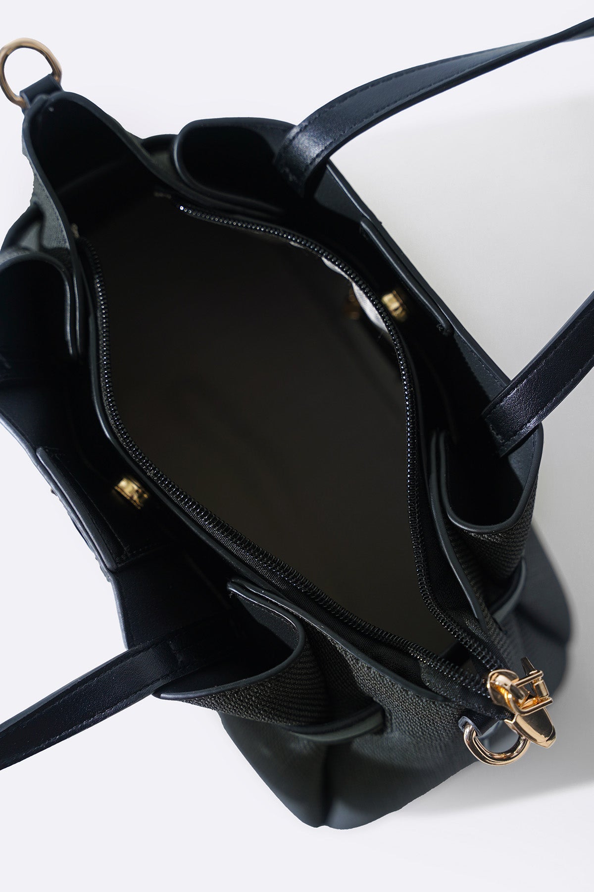 WEEKEND TOP HANDLE BAG
