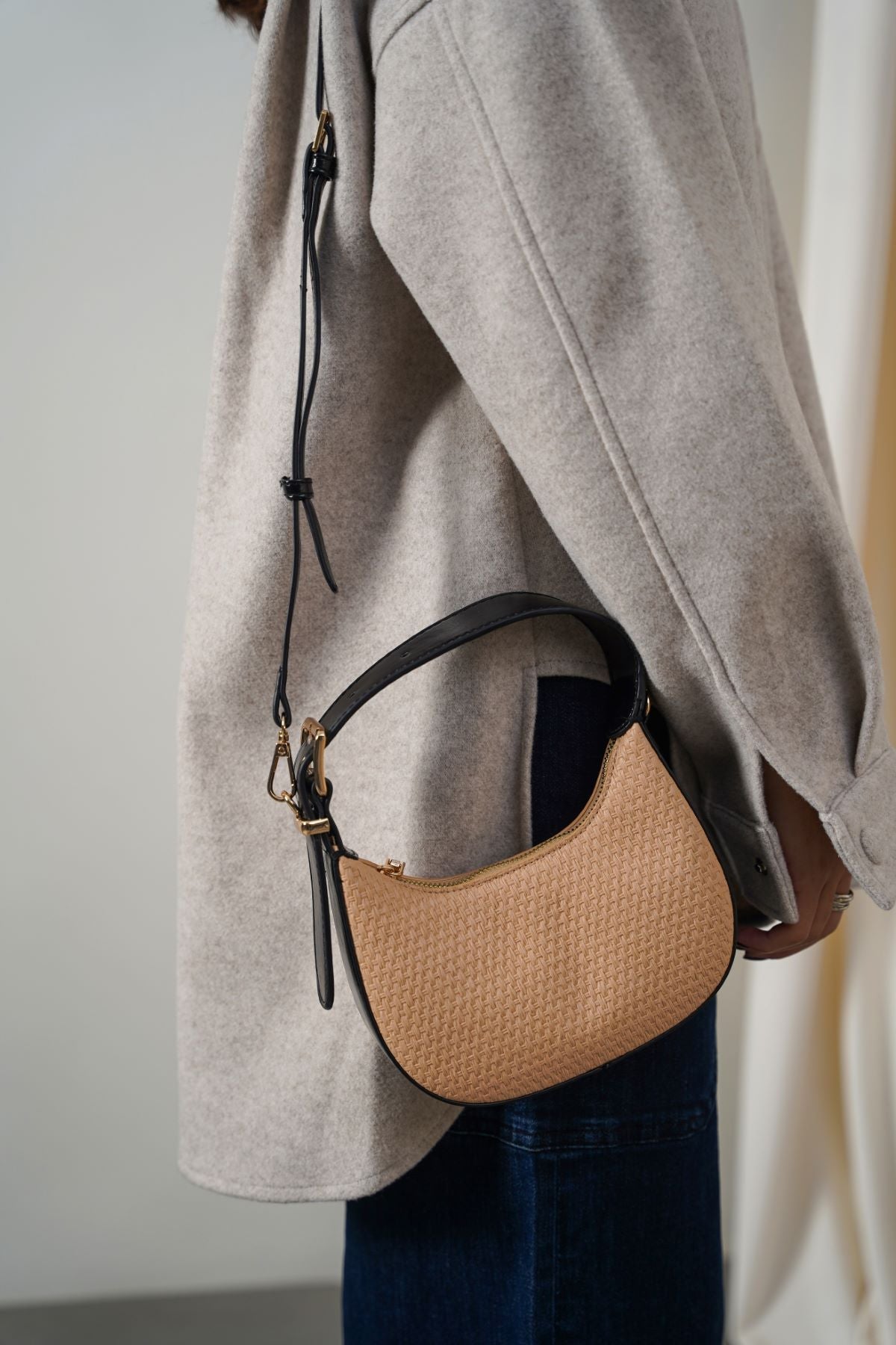 CALILO CROSSBODY BAG